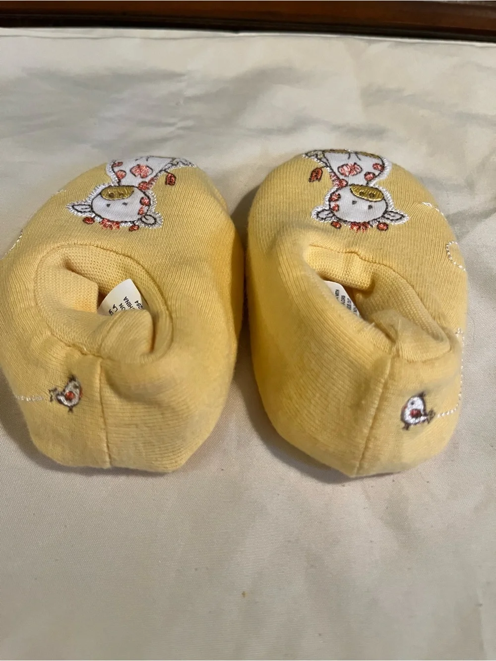 New Children’s Place Infant Baby Booties Yellow Giraffe Size 0-6 months
